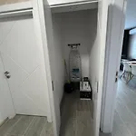Family Garden - Bright 1br *