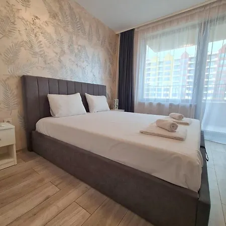 Family Garden - Bright 1br