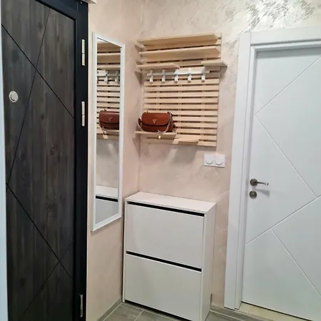 Family Garden - Bright 1br *